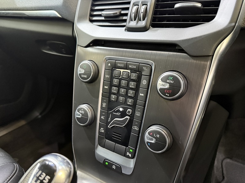 Used Volvo V40 2015 for sale - 76339763: Photo 24