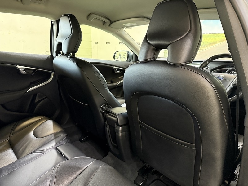 Used Volvo V40 2015 for sale - 76339763: Photo 26
