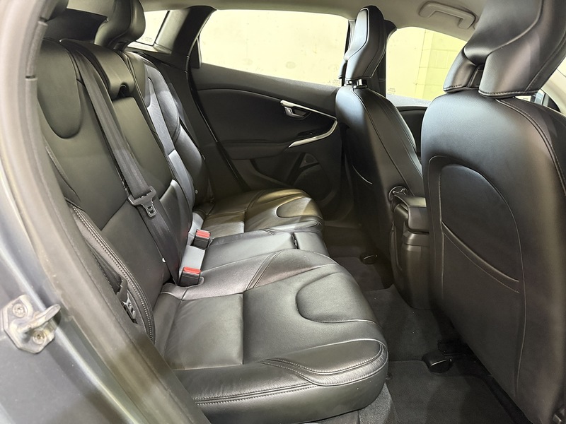 Used Volvo V40 2015 for sale - 76339763: Photo 27