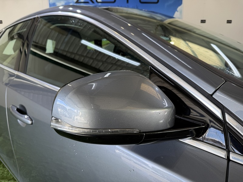 Used Volvo V40 2015 for sale - 76339763: Photo 3