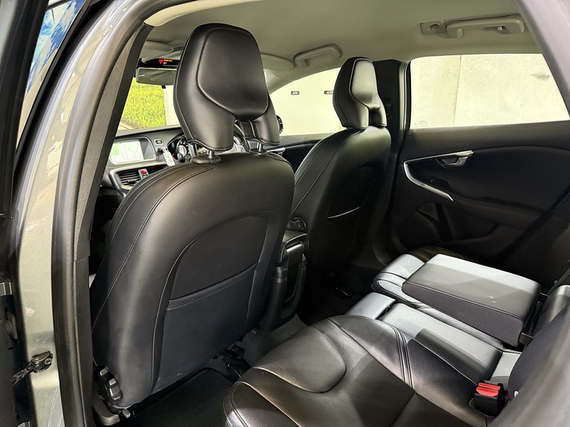 Used Volvo V40 2015 for sale - 76339763: Photo 32