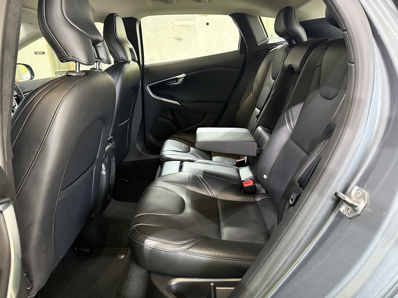 Used Volvo V40 2015 for sale - 76339763: Photo 33