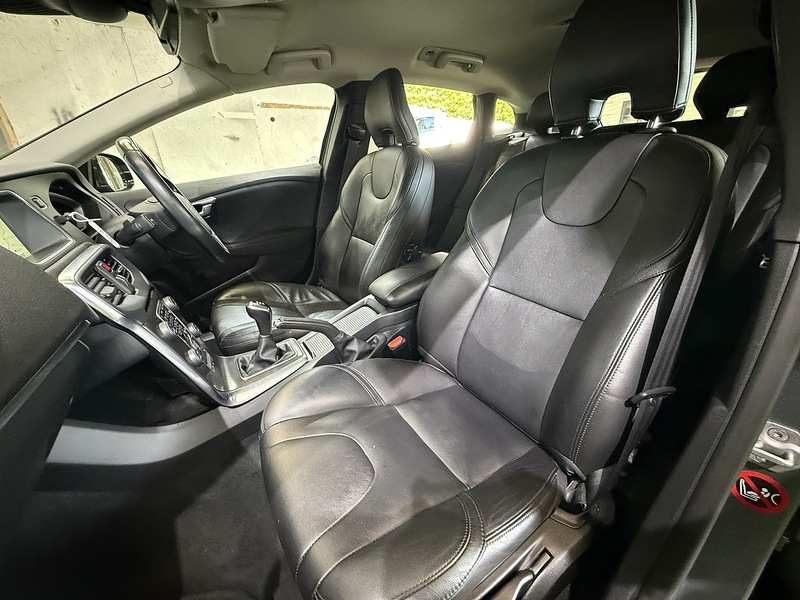 Used Volvo V40 2015 for sale - 76339763: Photo 38