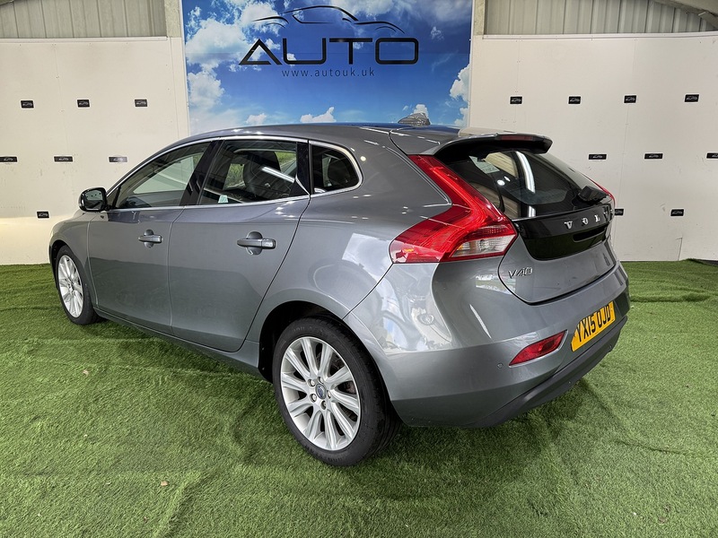 Used Volvo V40 2015 for sale - 76339763: Photo 44