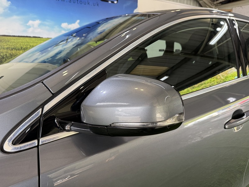 Used Volvo V40 2015 for sale - 76339763: Photo 50