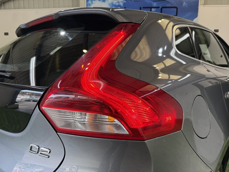Used Volvo V40 2015 for sale - 76339763: Photo 6