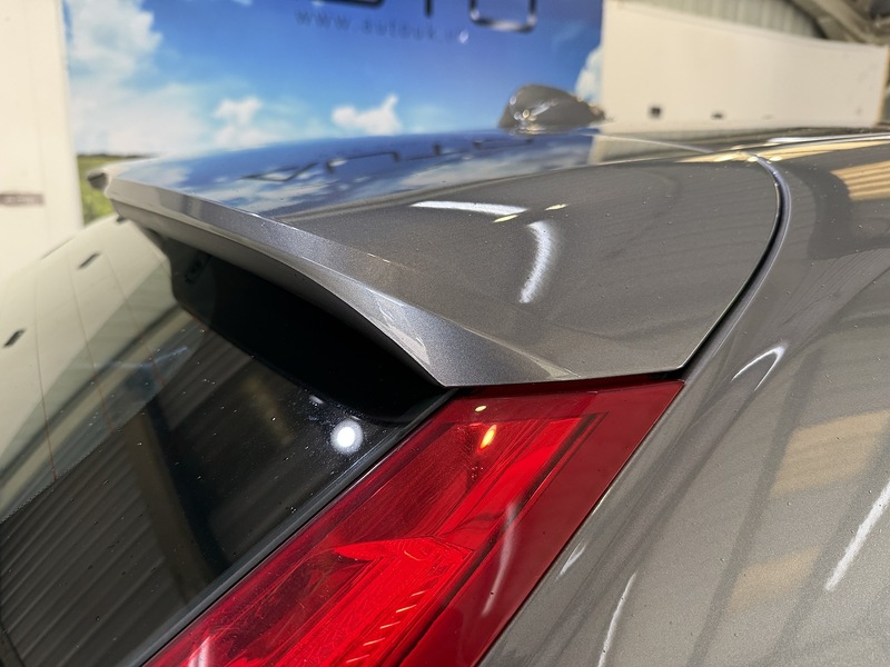 Used Volvo V40 2015 for sale - 76339763: Photo 7