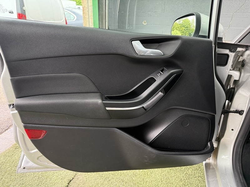 Used Ford Fiesta 2017 for sale - 76193932: Photo 33