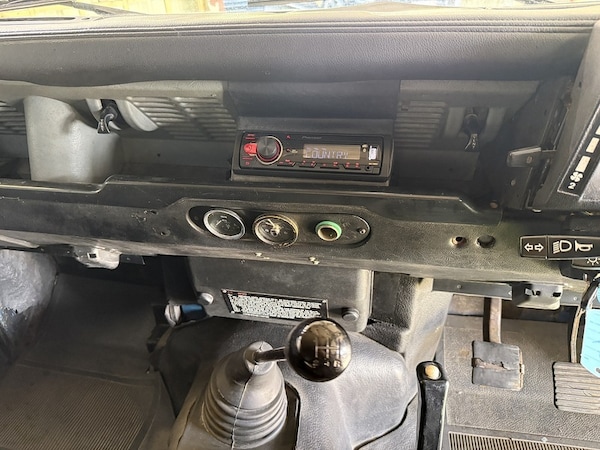 Used Land Rover Defender 90 1985 for sale - 76193973: Photo 34