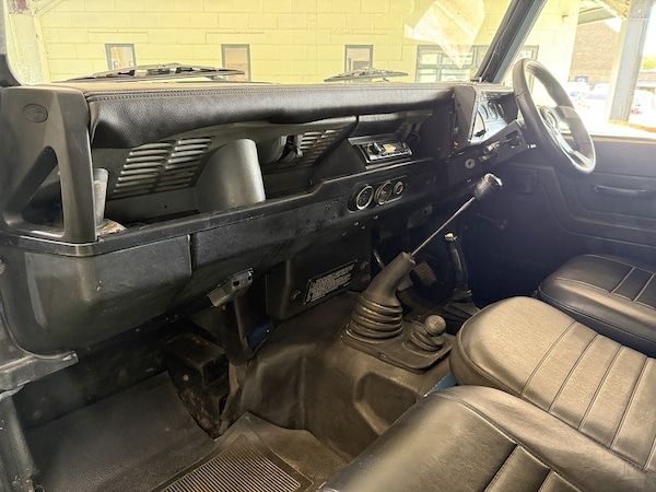 Used Land Rover Defender 90 1985 for sale - 76193973: Photo 38