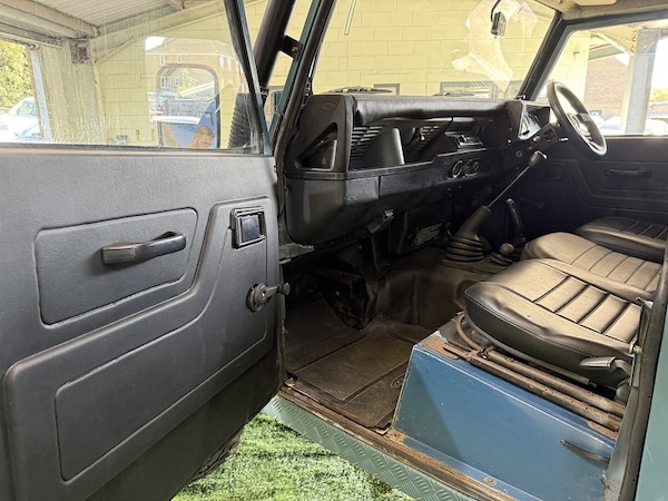 Used Land Rover Defender 90 1985 for sale - 76193973: Photo 39