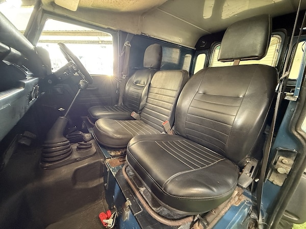 Used Land Rover Defender 90 1985 for sale - 76193973: Photo 43