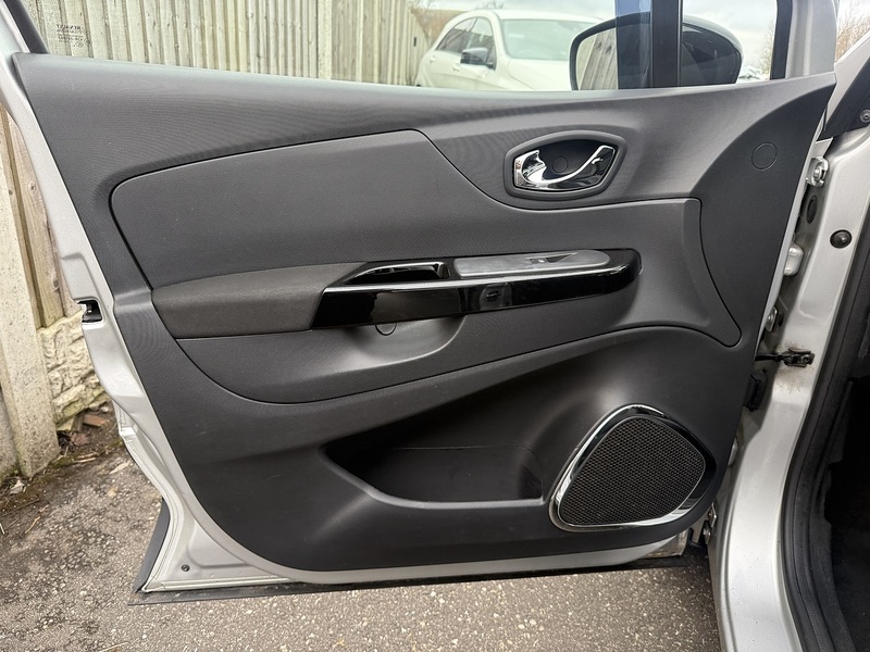 Used Renault Captur 2015 for sale - 77258926: Photo 42