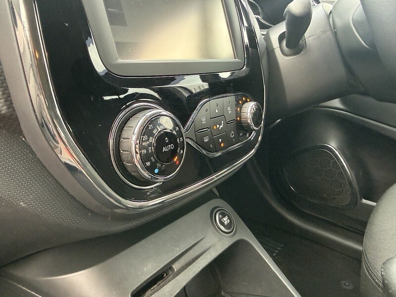 Used Renault Captur 2015 for sale - 77258926: Photo 43