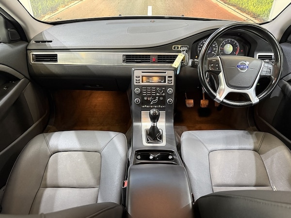 Used Volvo V70 2010 for sale - 76193992: Photo 32