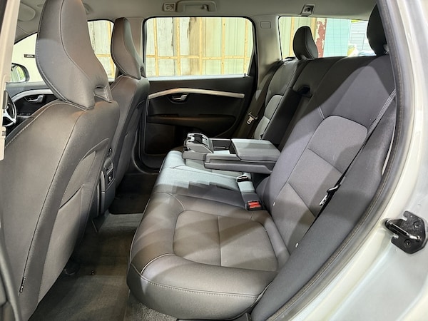 Used Volvo V70 2010 for sale - 76193992: Photo 41