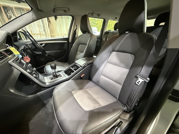 Used Volvo V70 2010 for sale - 76193992: Photo 49