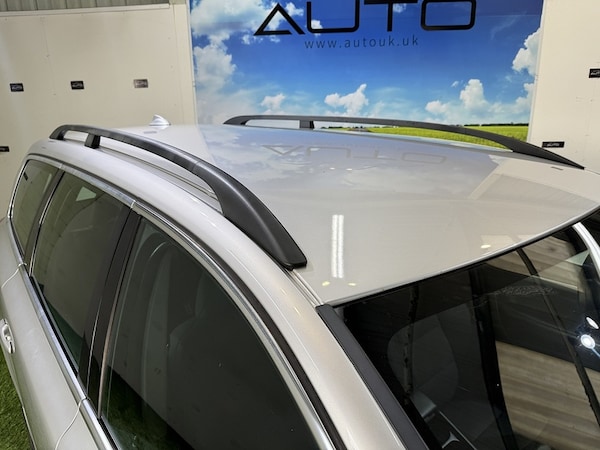 Used Volvo V70 2010 for sale - 76193992: Photo 6