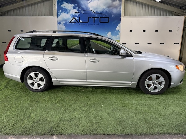 Used Volvo V70 2010 for sale - 76193992: Photo 7
