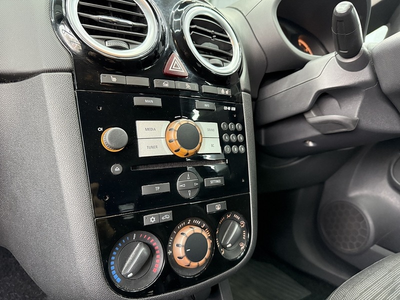 Used Vauxhall Corsa 2014 for sale - 76320115: Photo 40
