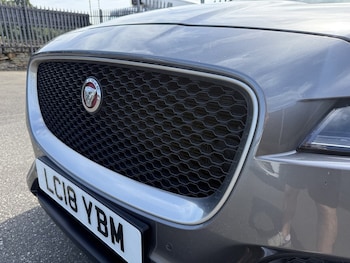 Used Jaguar F-Pace 2018 for sale - 79423288: Photo