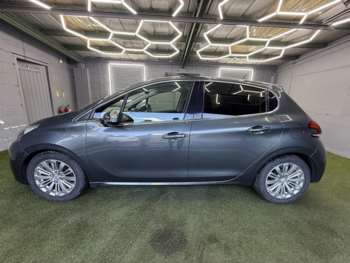 Used Peugeot 208 2017 for sale - 74273720: Photo