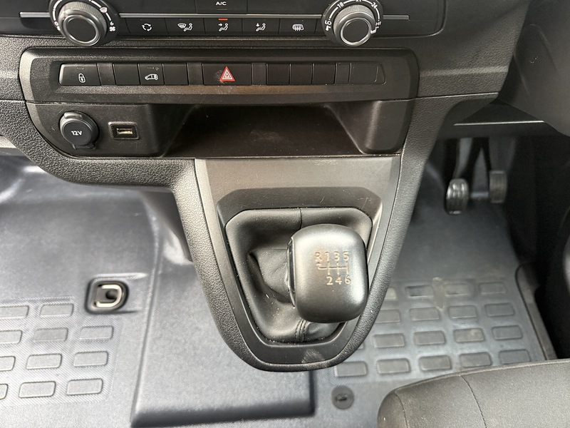 Used Vauxhall Vivaro 2023 for sale - 77258928: Photo 46