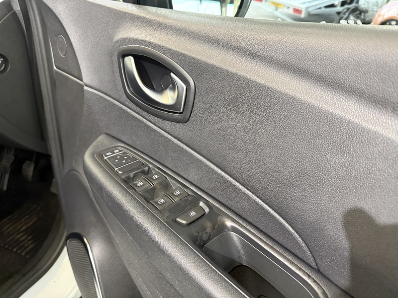 Used Renault Captur for sale - 77258862: Photo 22