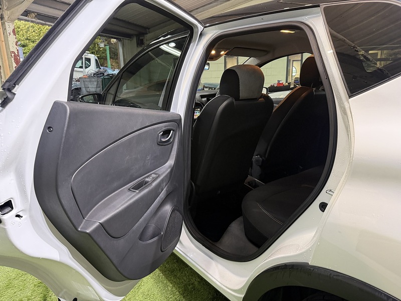 Used Renault Captur for sale - 77258862: Photo 43