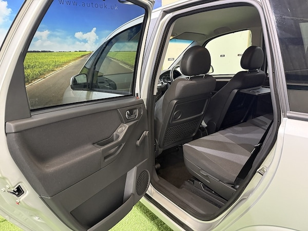 Used Vauxhall Meriva 2010 for sale - 76193976: Photo 24