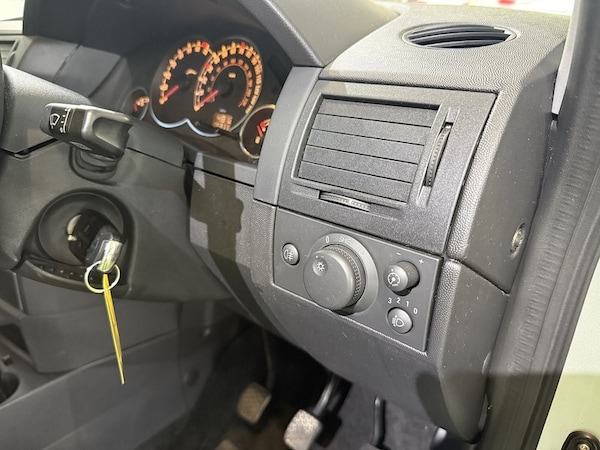 Used Vauxhall Meriva 2010 for sale - 76193976: Photo 8