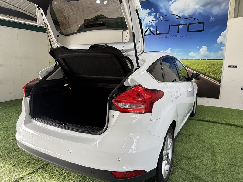 Used Ford Focus 2015 for sale - 76330456: Photo 15