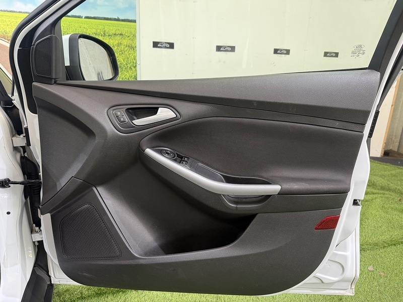 Used Ford Focus 2015 for sale - 76330456: Photo 18