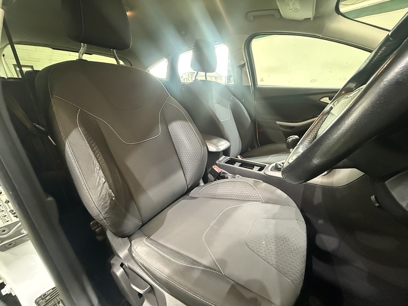 Used Ford Focus 2015 for sale - 76330456: Photo 20