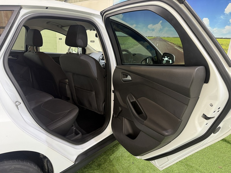Used Ford Focus 2015 for sale - 76330456: Photo 31