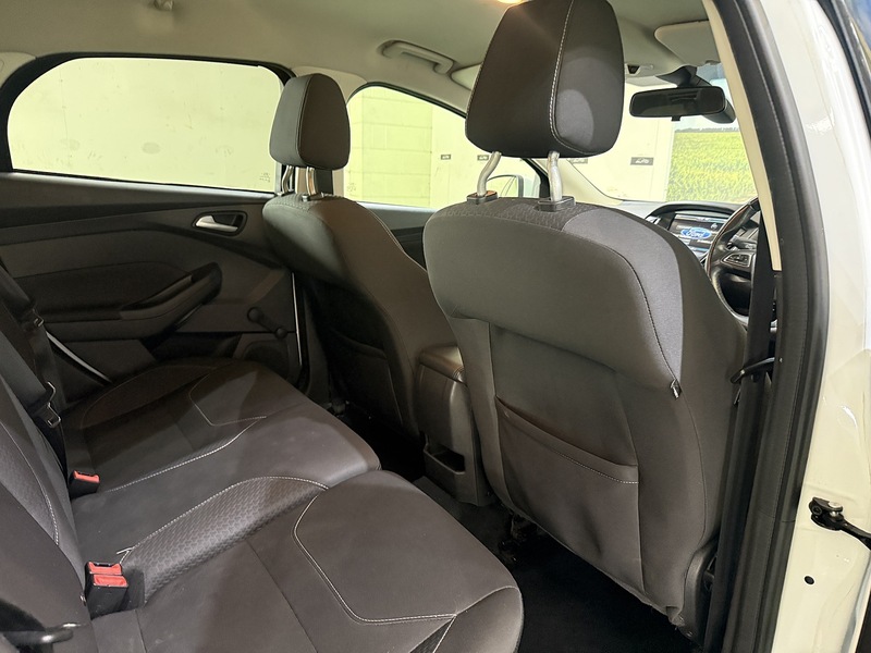 Used Ford Focus 2015 for sale - 76330456: Photo 33