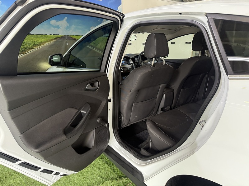 Used Ford Focus 2015 for sale - 76330456: Photo 37