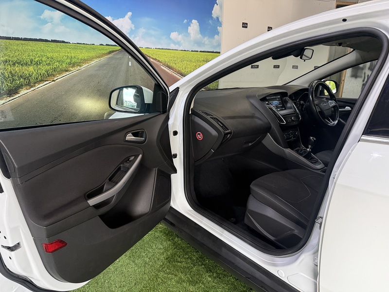 Used Ford Focus 2015 for sale - 76330456: Photo 43