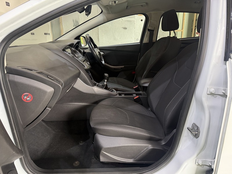 Used Ford Focus 2015 for sale - 76330456: Photo 45