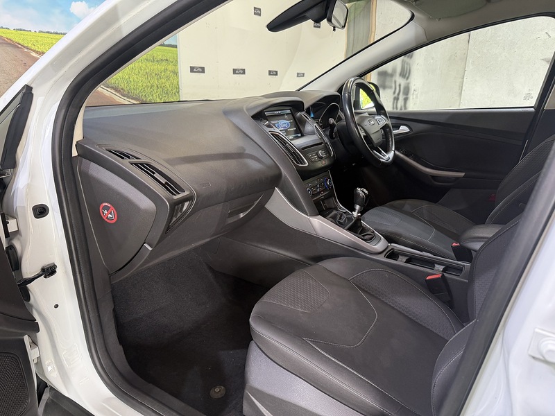 Used Ford Focus 2015 for sale - 76330456: Photo 46