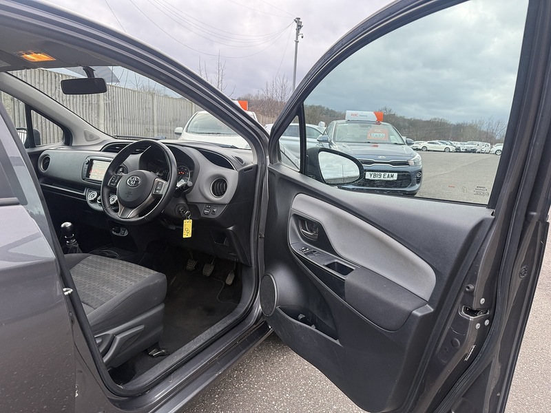 Used Toyota Yaris 2016 for sale - 77668078: Photo 22