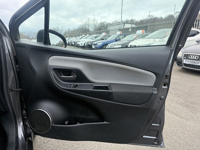 Used Toyota Yaris 2016 for sale - 77668078: Photo 26