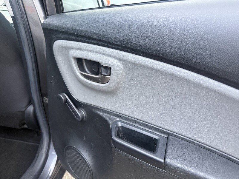 Used Toyota Yaris 2016 for sale - 77668078: Photo 36