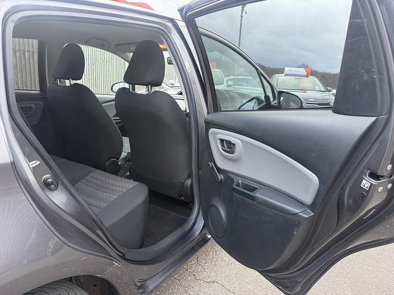 Used Toyota Yaris 2016 for sale - 77668078: Photo 37