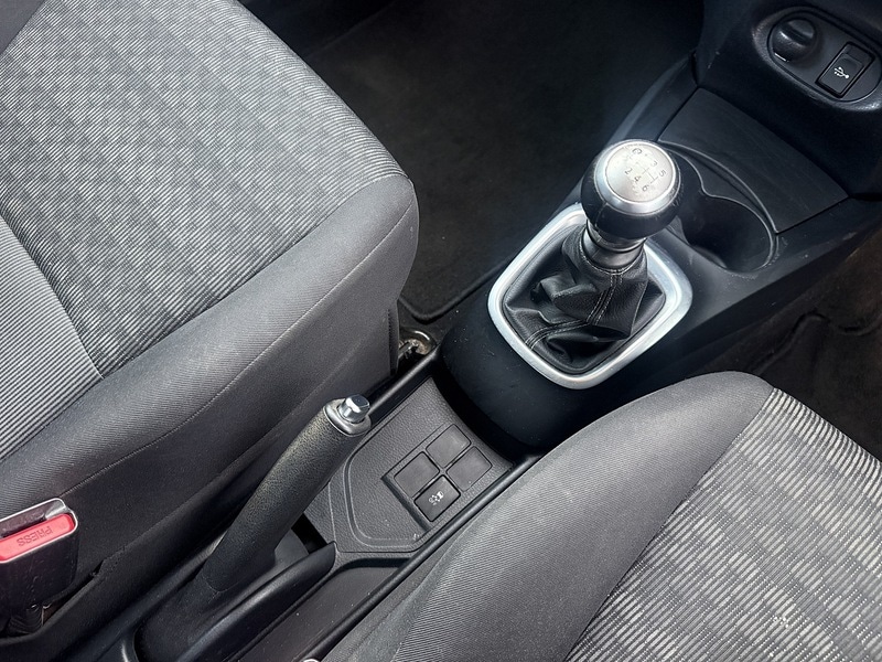 Used Toyota Yaris 2016 for sale - 77668078: Photo 38