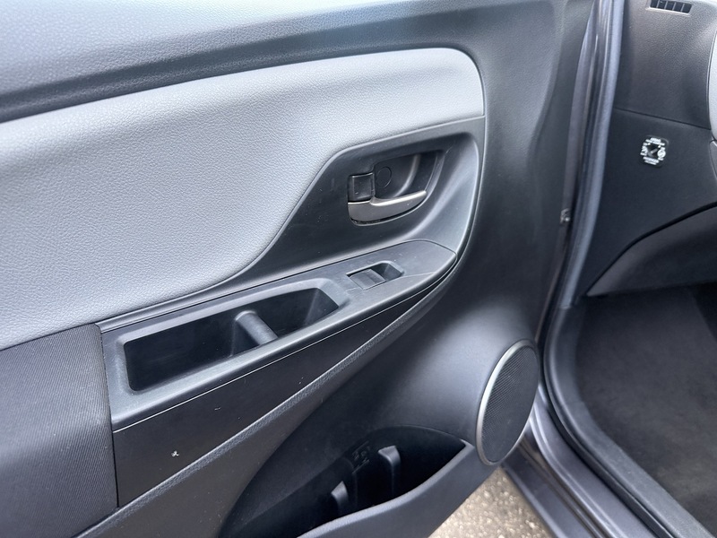 Used Toyota Yaris 2016 for sale - 77668078: Photo 49