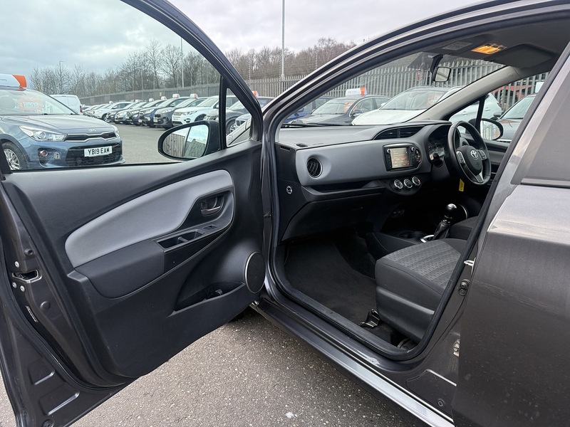 Used Toyota Yaris 2016 for sale - 77668078: Photo 50