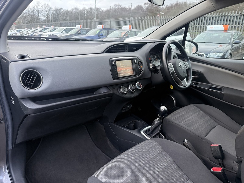 Used Toyota Yaris 2016 for sale - 77668078: Photo 53