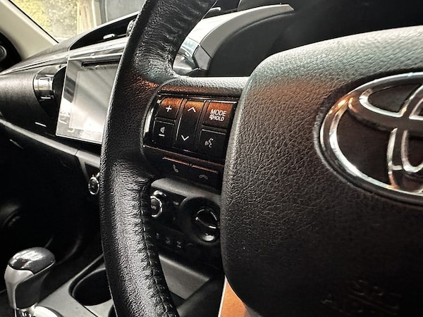 Used Toyota Hilux 2018 for sale - 76193951: Photo 36