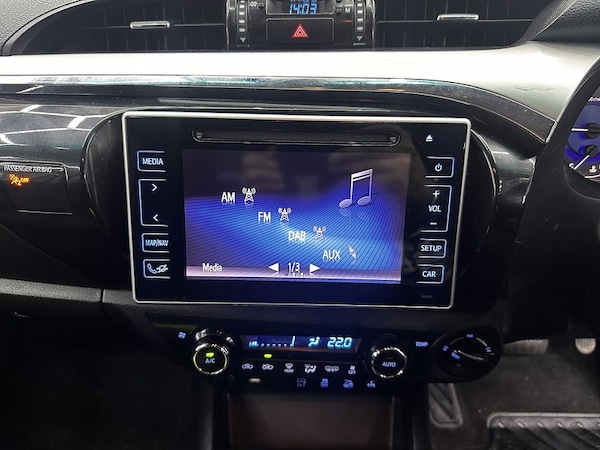 Used Toyota Hilux 2018 for sale - 76193951: Photo 42